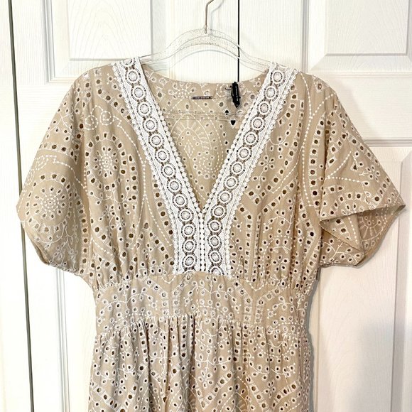ELIE TAHARI COUTURE / NWT Runway Collection Eyelet Dress in Pale Clay Size 10 - Picture 2 of 6
